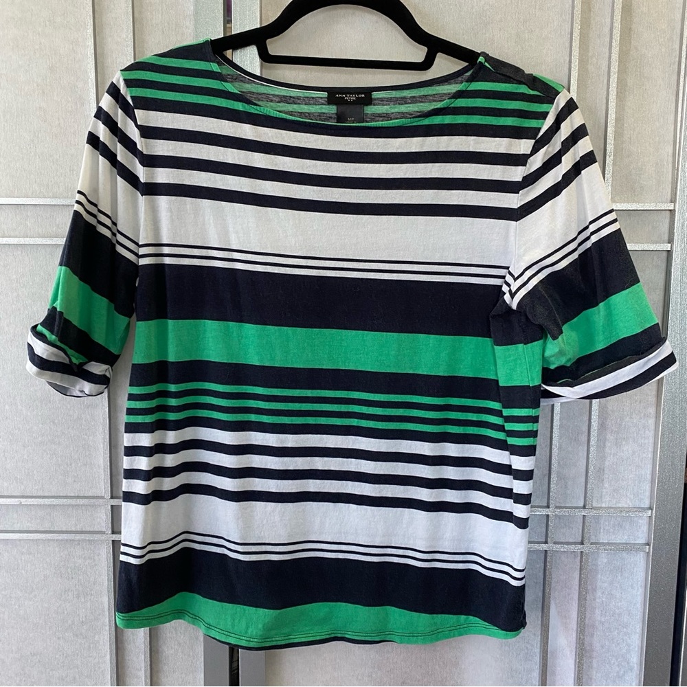 Ann Taylor size MP short sleeved top